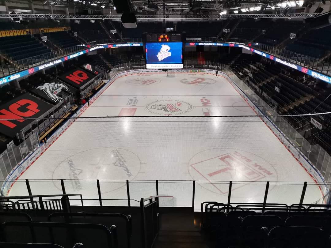 AlexKunz19's tweet photo. #MatchDay
🏒 @Ice_Tigers 🆚 @grizzlys_wob
🏟️ Arena Nürnberger Versicherungen
🕢 19.30 Uhr
🎤 https://t.co/7XRDfgFDJ8
#NITWOB #NITvsWOB #magentasport @DELoffiziell @MagentaTV https://t.co/Eh9gfAxxxS