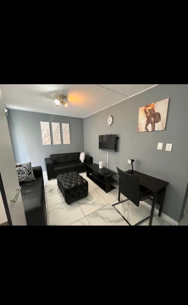 yongzz_dambunj's tweet photo. We offer short term rental apartments in a load shedding free area,that are fully furnished &recreate the comforts of home while acting as a cost-effective option for accommodation:https://t.co/zTIUQR0Iaw
Skomota
Mozambique
#SuperM
Lick Back
Rise Mzansi
#AngelsEP
#Sismo
Nota
MacG https://t.co/ItT7RaPoQT