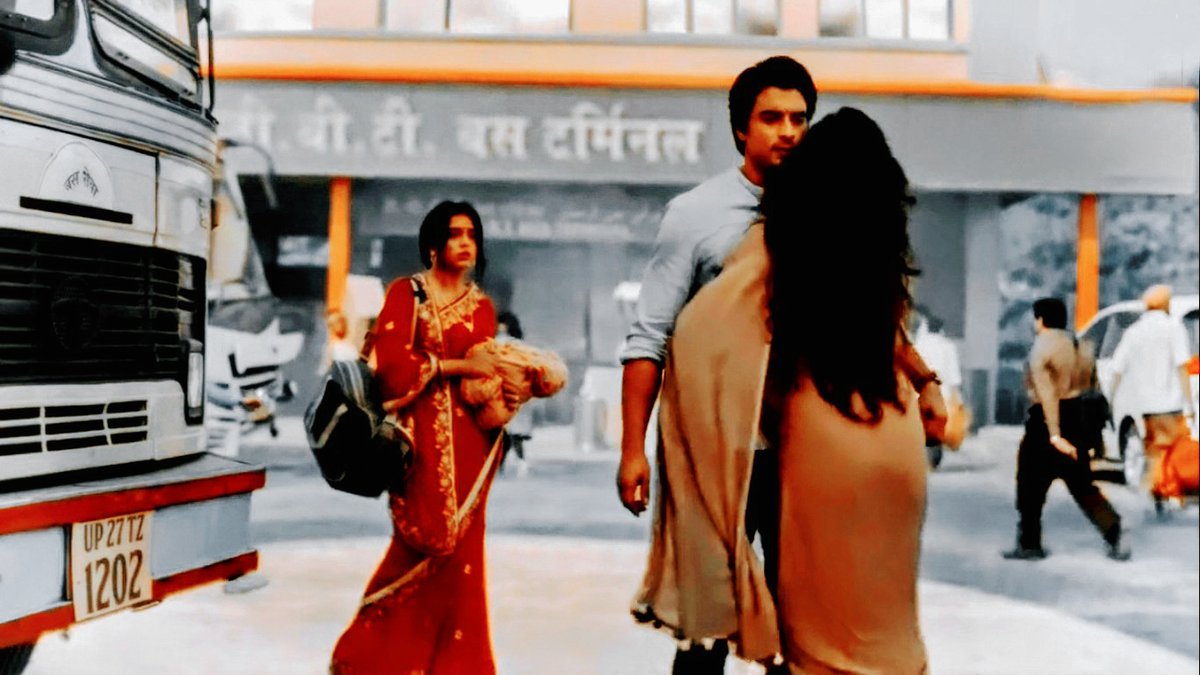 Being_romeli's tweet photo. After the huge success of #Imlie S1's #Adilie era Star plus basically now super obsessed with them.They desperately want to cash Imlie s1 success so promoting new imlie with Adilie and bringing another version of Imlie as new show in SP 

#GashmeerMahajani #SumbulTouqeerKhan https://t.co/4H5G9iaUIe