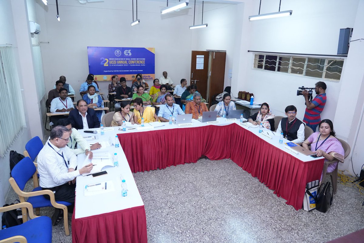 Parallel technical sessions on the three themes on Day 1 at #22IASSIConference chaired by academic luminaries with exemplary academicians as discussants. 9 papers on #Sustainable_Development, 8 under #Urbanization_and_Development, and more than 12 papers under #Women_Empowerment.
