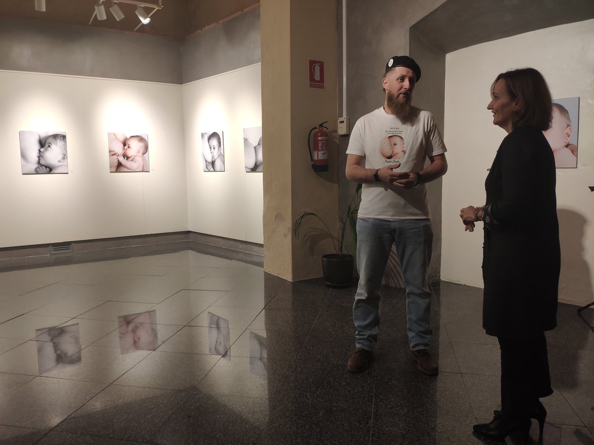 lasemana's tweet image. #LaCultura // Ya se puede visitar en el C.C. La Almona de #DosHermanas la exposición sobre la lactancia del fotógrafo Pocket Studio.

periodicolasemana.es/20231103/11919…
