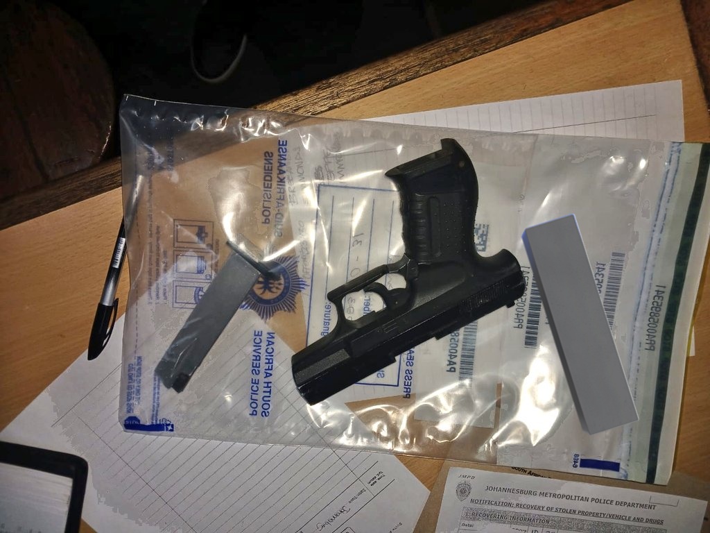 #JMPD IIOC officers received a complaint of a male who was  busy robbing people & brandishing a firearm in public. The officers proceeded to Joburg  cbd & arrested the suspect for Possession of an unlicensed firearm & ammunition.

Lawlessness will not be tolerated #ManjeNamhlanje