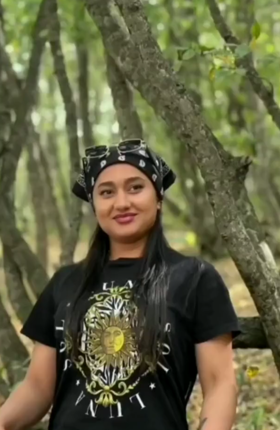 iranhrs_en's tweet image. #Nasim_Sedghi, a 23-year-old brave girl from Shahindezh.
He had gone to Urmia to participate in #nationwide protests, but he was killed by #repressive forces with bullets hitting his forehead and chest.

Only the father was allowed to bury him
#Iran