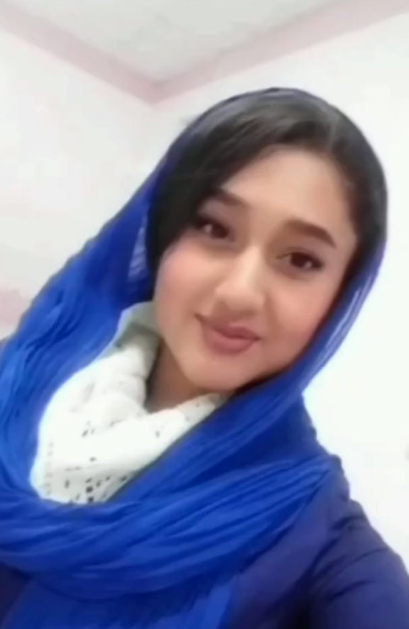 iranhrs_en's tweet image. #Nasim_Sedghi, a 23-year-old brave girl from Shahindezh.
He had gone to Urmia to participate in #nationwide protests, but he was killed by #repressive forces with bullets hitting his forehead and chest.

Only the father was allowed to bury him
#Iran