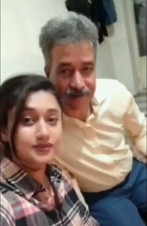 iranhrs_en's tweet image. #Nasim_Sedghi, a 23-year-old brave girl from Shahindezh.
He had gone to Urmia to participate in #nationwide protests, but he was killed by #repressive forces with bullets hitting his forehead and chest.

Only the father was allowed to bury him
#Iran