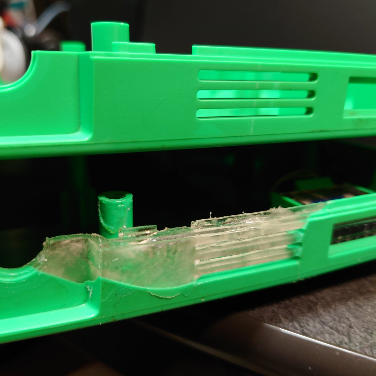 MiracleHero1's tweet image. #CPS2
プラリペア完了
バリ取りはこれからだけど、排気口の部分思ってたよりかは上手くいったかな