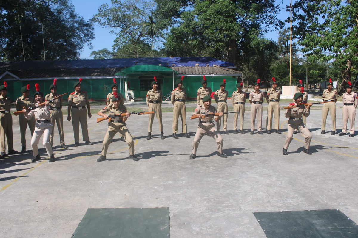 nccner's tweet photo. SW cdts  of Tezpur Gp are proudly  taking on the challenge of the Army attachment camp! They're learning valuable skills, discipline &amp; leadership, setting a great example for us all. Watch out, world, they're learning the ropes and shining bright @HQ_DG_NCC @GajrajCorps_IA @adgpi https://t.co/0O3GqfI9Zh