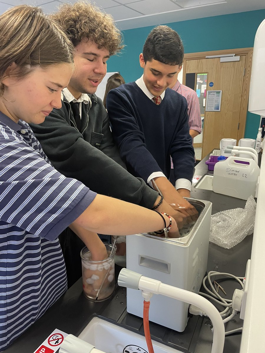 KewHouseScience's tweet photo. Human touch receptors with year 13 biologists. Place one hand in cold water, one hand in hot water. After 1 minute, place both hands in room temperature water… what do you think you would feel? #biology #KS5 #neuronalcommunication https://t.co/E6WDpRW4YI