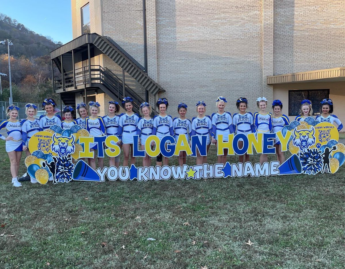 MJMichelleJones's tweet photo. That’s a HIT for the Wildcats at open house💙💛 The CATS were 🔥 tonight!!! Let’s do it again Saturday ladies📣 #wearelogan #wildcatcheer #alegacyofblueandgold #itsLoganhoney #LHS @MadiJones08 https://t.co/4Mrtw8pTfV