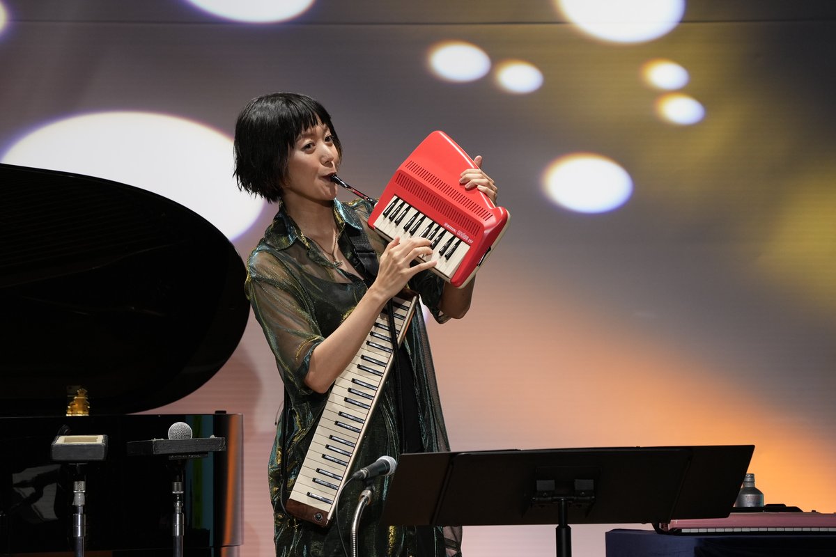 cmf_pr's tweet photo. 調布国際音楽祭2023　公演レポート📷 
7/1（土）「音楽室の楽器、こんなにカッコイイ！～おんがくしつトリオ」  

授業で誰もが手にしたリコーダー、鍵盤ハーモニカ、ピアノによるトリオ🎹音楽室の楽器で、子どもから大人までわくわく楽しい演奏をお届けしました✨

Photo: K. Miura

 #CIMF2023 https://t.co/EHnsha2M7V