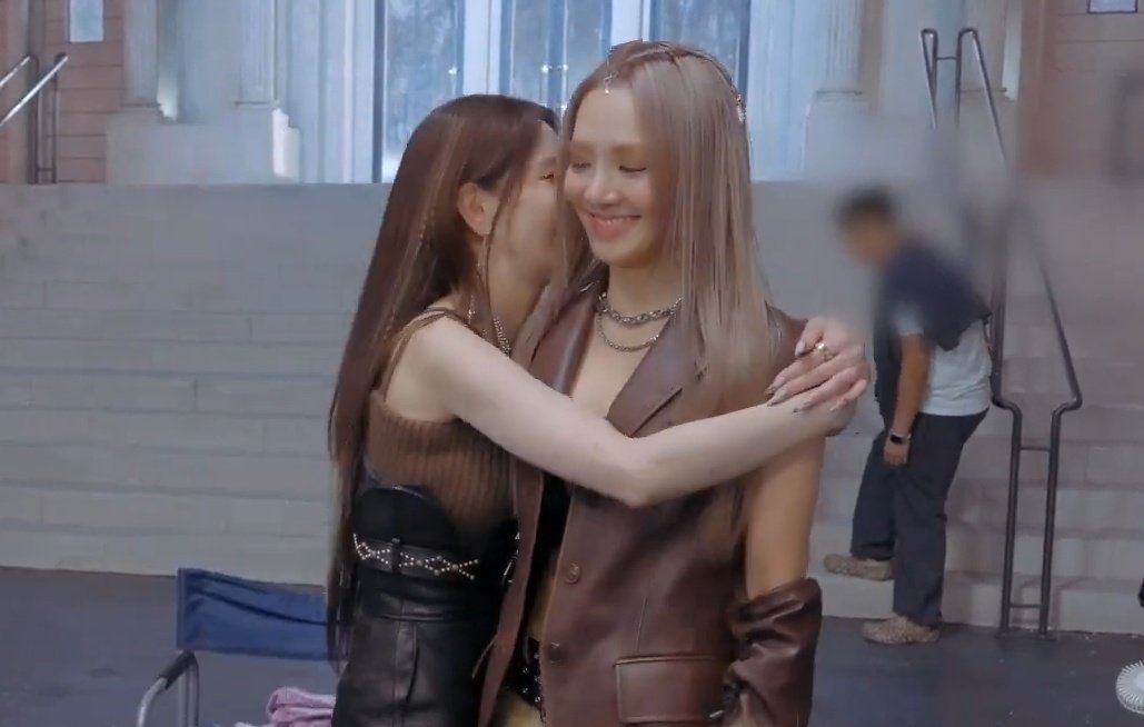 HYOYEON_Updates's tweet photo. For Hyoyeon, one of her biggest inspirations is Korean superstar BoA.

“I’ve always admired her,” she says. “Watching her work tirelessly in the practice room, album after album, has been a great source of inspiration.” https://t.co/7aJ6p5bxdJ