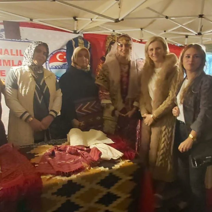 Sakarya Üniversitesi Balkan Araştırmaları Merkezi olarak Sakarya Büyükşehir Belediyesi’nin ev sahipliğini yaptığı Uluslararası Balkan Günleri Programına katıldık. Baklan ülkelerinden gelen misafirlerle panel, çalıştay gibi etkinliklerin, çeşitli ziyaretler ve toplantılar yapıldı.