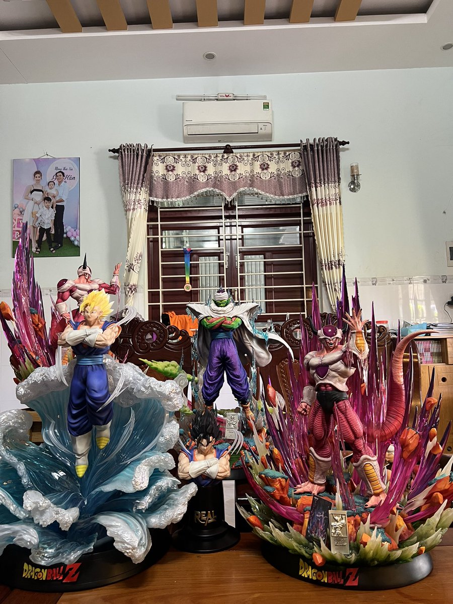 cryptobtc1M's tweet image. Nhỏ ko có tiền mua cả cuốn truyện 3 ngàn đồng. Giờ già trả thù tuổi thơ bằng cách mua mô hình nấy chục chịu vnđ về chơi :)) …
#figure  #mohinh #dragonball