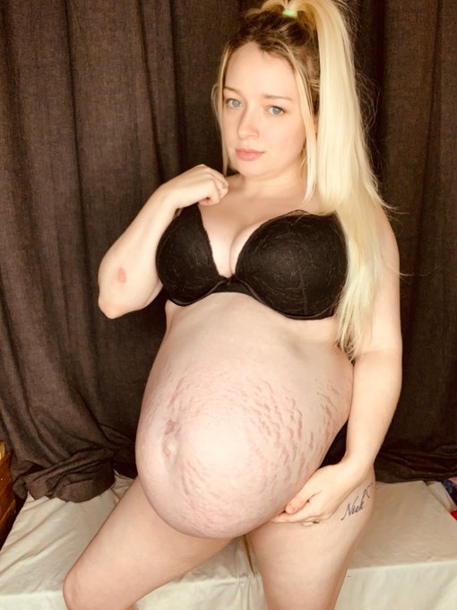 Name one thing you like about this picture :) https://t.co/OvP6zOeyFC<a href="/tag/pregnant"class="tags"><span>#pregnant</span></a><a href="/tag/pregnancy"class="tags"><span>#pregnancy</span></a><a href="/tag/pregnatnsfw"class="tags"><span>#pregnatnsfw</span></a>