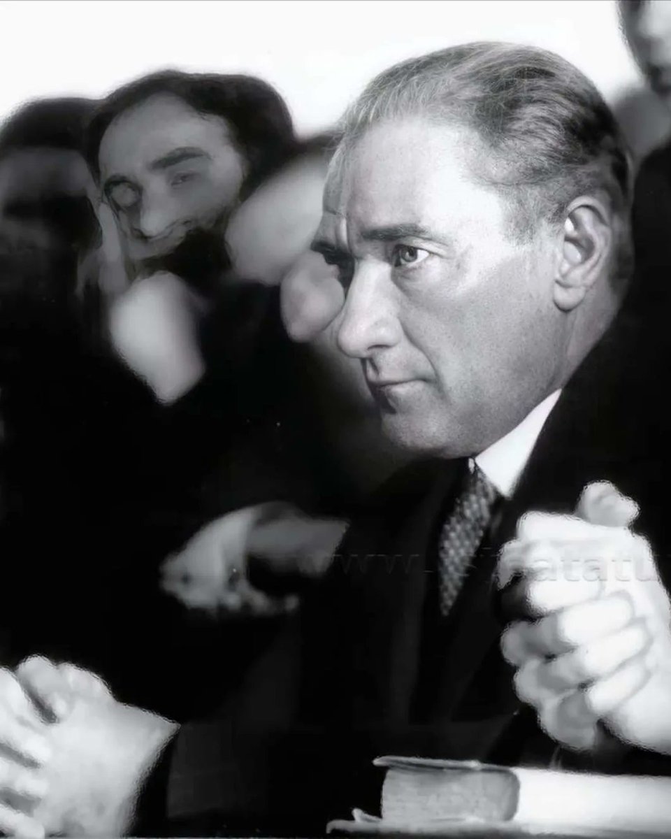 SMEYDAN's tweet image. Cumhuriyetimizin gücü laikliğindedir. Atatürk, kurduğu Cumhuriyeti laik bir cumhuriyet olarak yapılandırmış, siyasi hayatta daima aradığı temelin LAİK CUMHURİYET olduğunu belirtmiştir.
“Memnuniyetle görüyorum ki laik Cumhuriyet esasında beraberiz. Benim siyasi hayatta bir…
