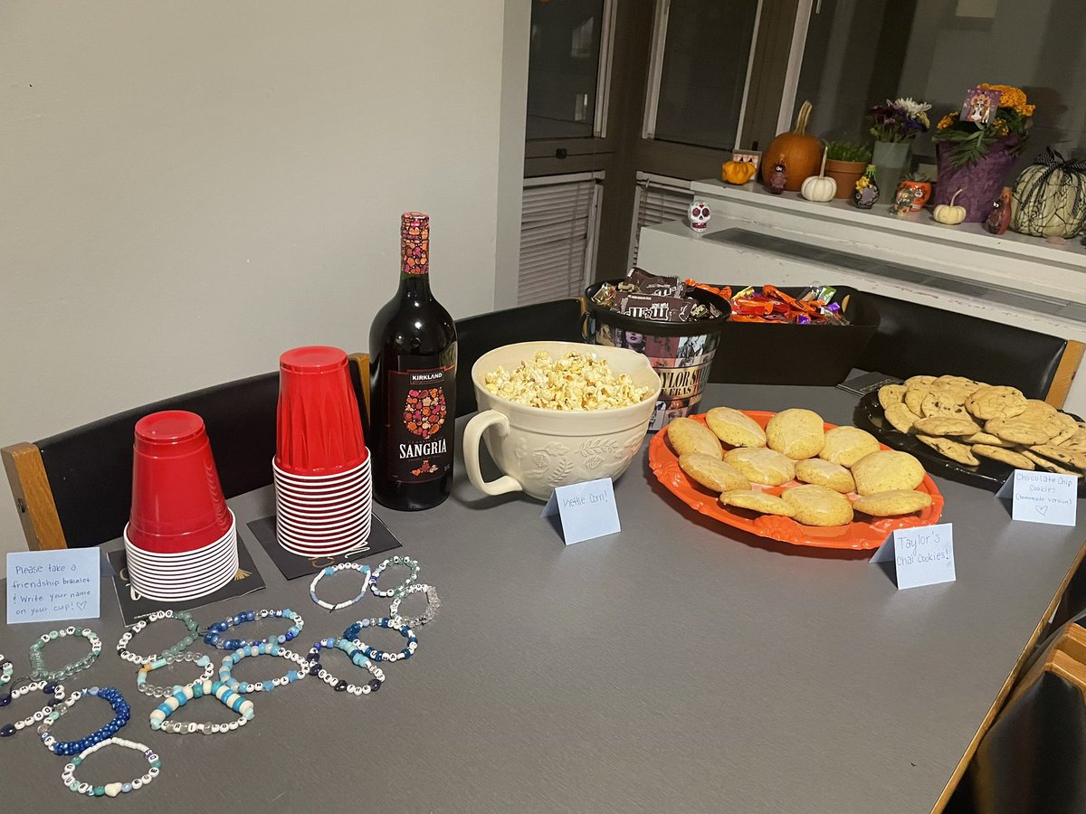 maddie ❄️🦷🪩🩷🌈🌻☀️✨ tweet media