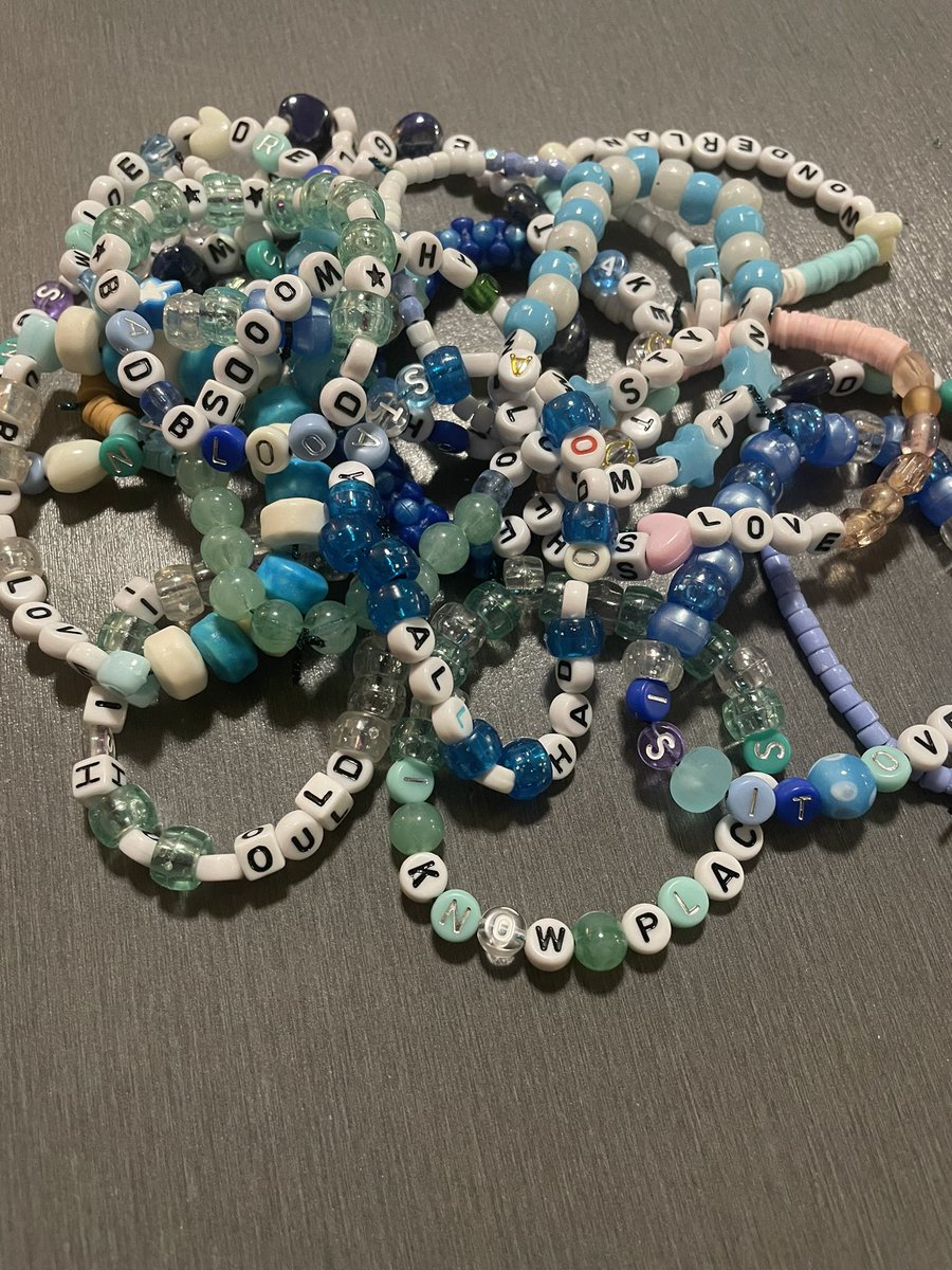 maddie ❄️🦷🪩🩷🌈🌻☀️✨ tweet media