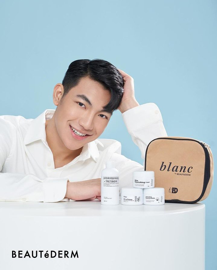 iLoveDarren_24's tweet photo. So fresh and young looking! Our best ambassador Darren for @beautedermcorp 🥰✨

#DARRENforBEAUTéDERM
#DARREN @Espanto2001 

See full post here: https://t.co/jqpcHECsE8 https://t.co/wMXRBPonTX
