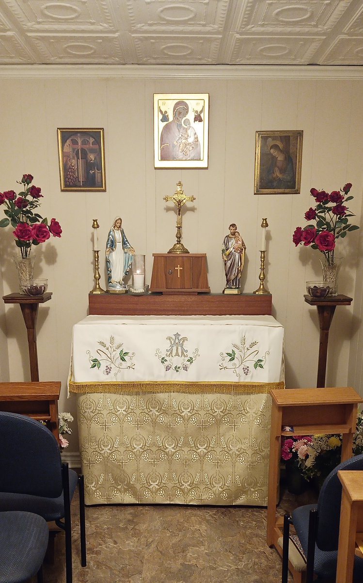 JohnZwicker1's tweet photo. Mass earlier #Thursday evening at the local #Ordinariate parish where they were celebrating the #Feast of #StChad & #StCedd who attended the #SynodOfWhitby & as I understand, submitted to the #RomanRite
A 🙏 4 U here
Love their cozy little side Chapel
https://t.co/aZ4qtv4K5L https://t.co/kUcgefuW7b