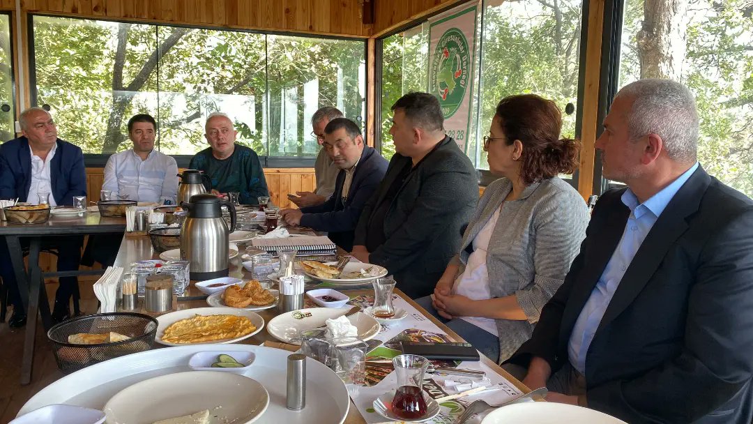 bahgider2834's tweet photo. İstanbul’daki Giresun Dernekleri Başkanları ve YK Üyeleri Arnavutköy Giresunlular Derneği Başkanı Ahmet Karasakal’ın ev sahipliğinde bir araya geldi. Derneğimizi temsilen Başkan Vekilimiz Hasan Basri Çabukol katılım sağladı. Giresunumuz için yapılacak tüm çalışmaları destekliyorz https://t.co/XFTGe4KdGc
