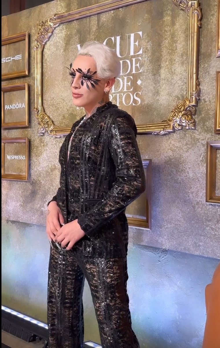 pauli_naK13's tweet photo. Y ahora con tremendo look Kunno en Vogue https://t.co/Mxj5T52rTh