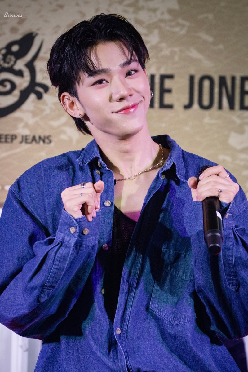 llumoss_'s tweet photo. ก็น่ารักที่สุดอยู่แล้วปะ ต้องทำตัวให้น่ารักมากขึ้นไปอีกทำไมกัน 

#FASHIONJEANSxPERSES
#FASHIONJEANS 
#PLUGGY_PERSES
#PERSES #PERSES_TH https://t.co/L0jB539Ing