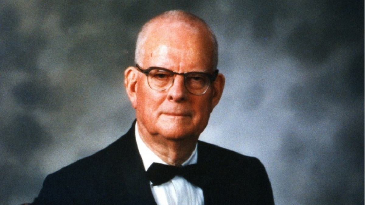 W. Edwards Deming
Apoyó un papel fundamental en la transformación de la gestión de la calidad en la industria y en la mejora de los procesos de producción.Sus enseñanzas y enfoques fueron en la mejora continua de la calidad de los productos y servicios.
<a href="/omaralpuche/">omar alpuche leal</a> <a href="/mapachestec/">@MAPACHESTec</a>