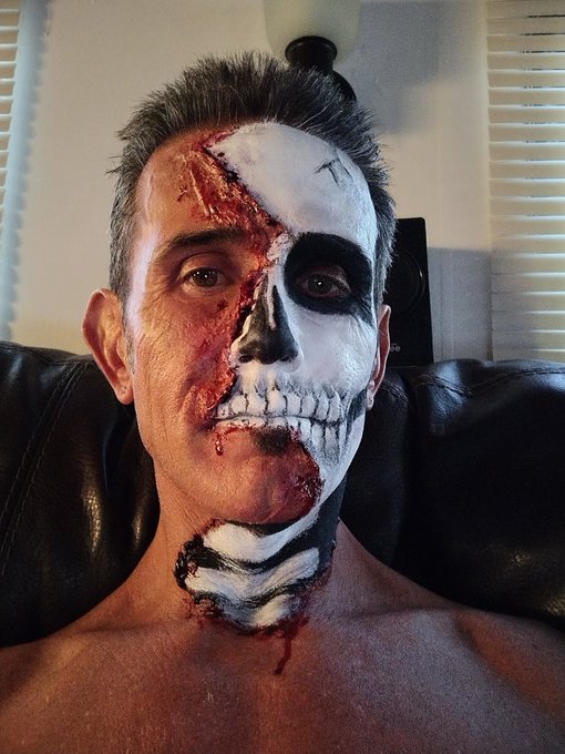 Rick Baker, eat your heart out! LOL https://t.co/vmec8dfHB6