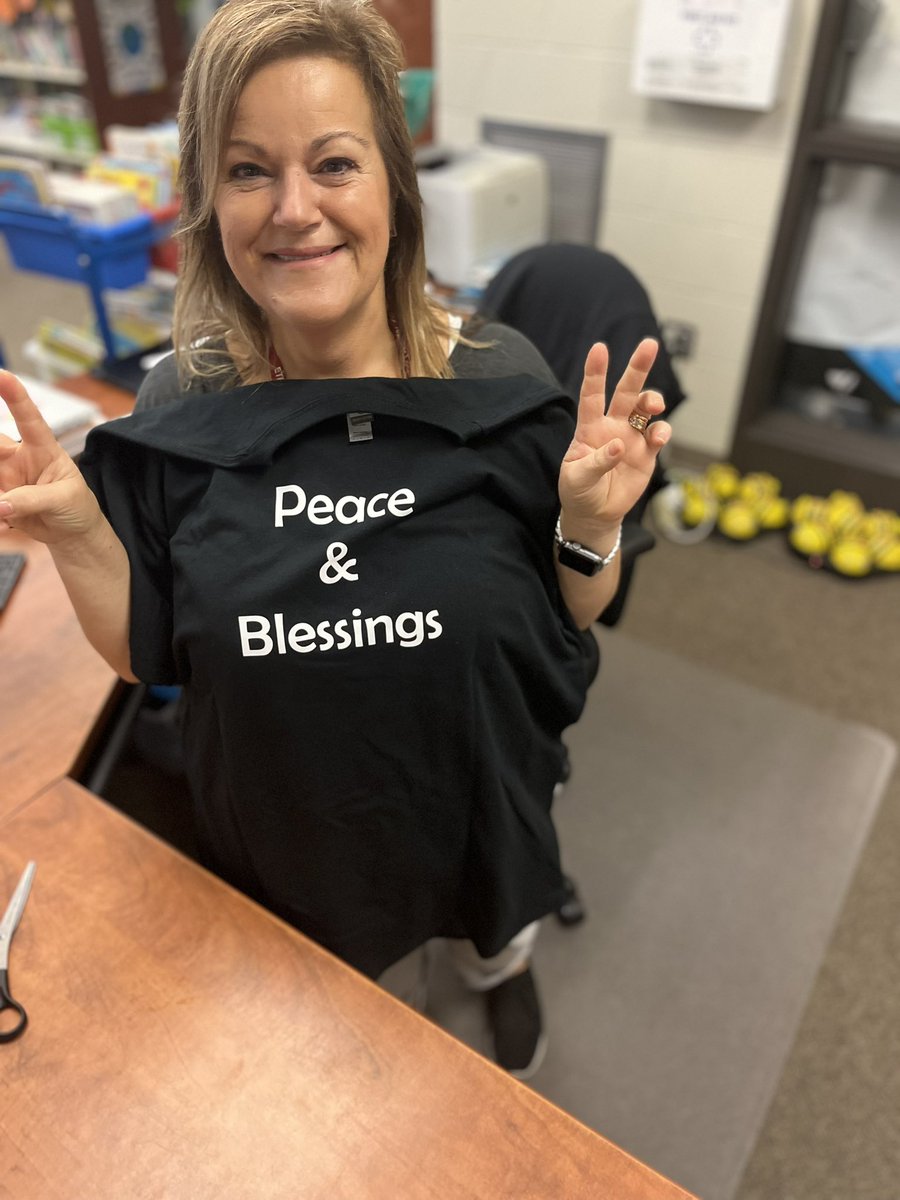 ms_ctobias's tweet image. I think @FatimaLeal21 has got to be the best in the valley - so many great ideas coming from our LLC @CaradocPS #tvdsb