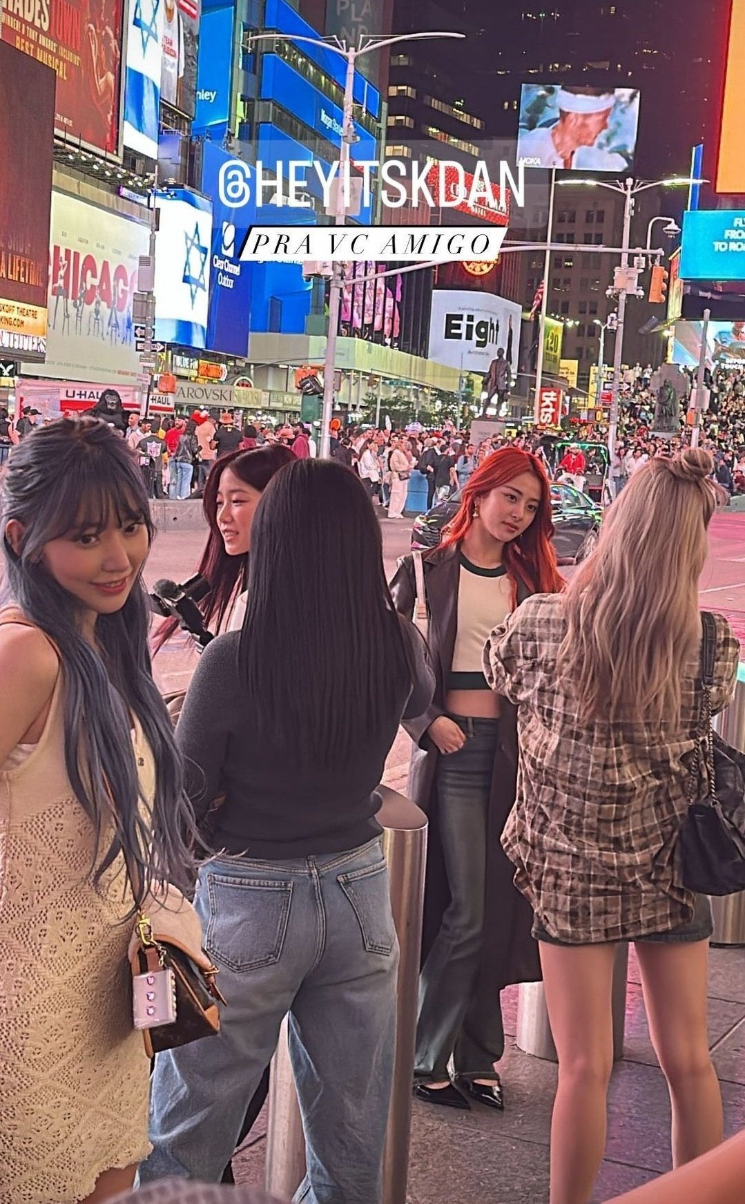 le sserafim news | โ on X: “LE SSERAFIM AT NYC TIME SQUARE! https