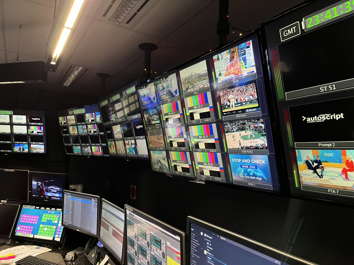 PhDsleepy's tweet image. Fantastic morning visiting Channel 9 with @ScienceAU #SuperstarsofSTEM. Great to see the inner workings of the news bulletin!!