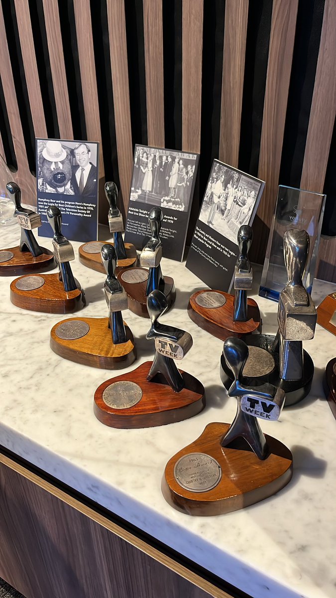 PhDsleepy's tweet image. Fantastic morning visiting Channel 9 with @ScienceAU #SuperstarsofSTEM. Great to see the inner workings of the news bulletin!!