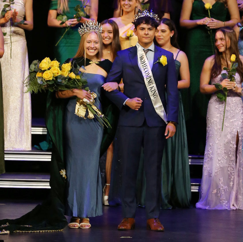 Baylor's tweet photo. Congratulations to this year's #BaylorHomecoming King &amp; Queen!

👑 King: Salvador Medrano (AED)
👑 Queen: Olivia Stricker (ATO)

Court: Ellen Ferguson, Campbell Fox, Lauren Freeman, Micah Krause, Kendall Petteway, George Schroeder, Caroline Scull, Nathan Truong https://t.co/mIlcP6EIeA