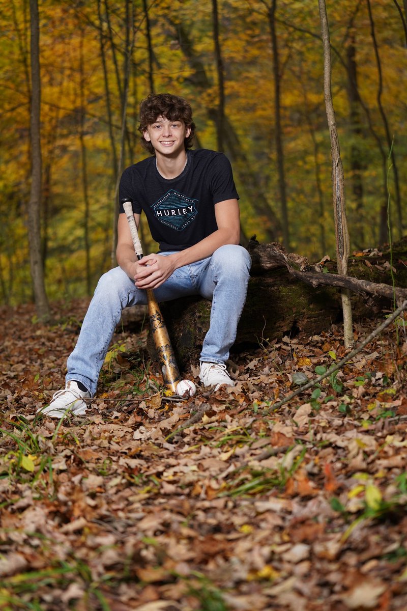 srpworldhdq's tweet photo. We ❤️ our Seniors!
We are PUMPED to have Hunter on the team and have had a great time on all of his photoshoots! A great example of a fantastic #SeniorGuy session! 😃
#ThursdayVibes
#SRPseniors
#ClassOf2024
#SolidRockPhotos
#LiveYourBestRockstarLife https://t.co/mTpANiJKUR