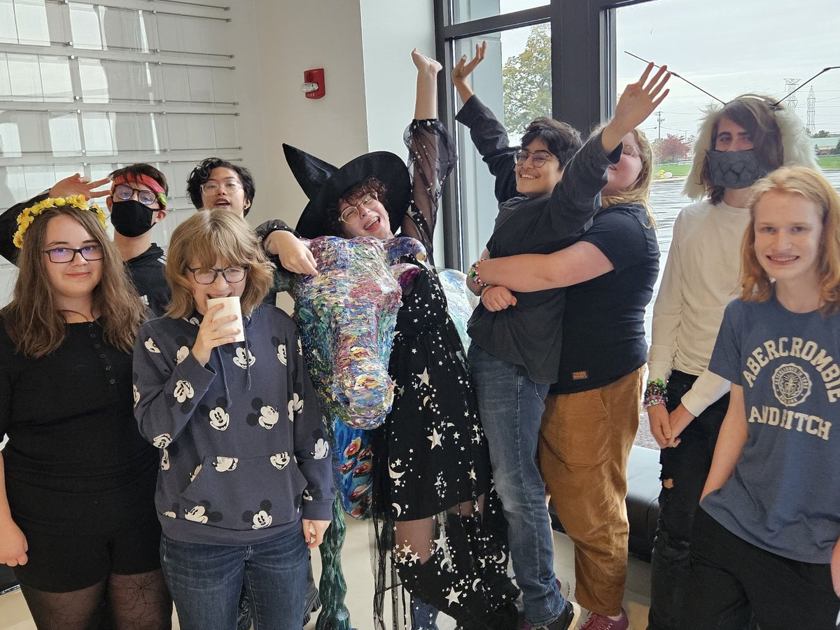 CSSagaClub's tweet image. Halloween fun for our club!! Such a great group of kids.