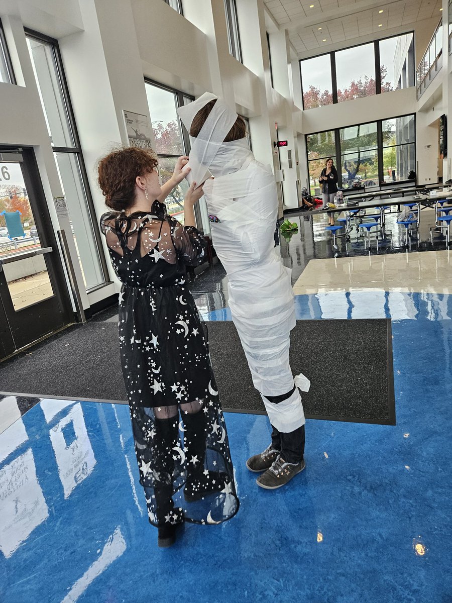 CSSagaClub's tweet image. Halloween fun for our club!! Such a great group of kids.