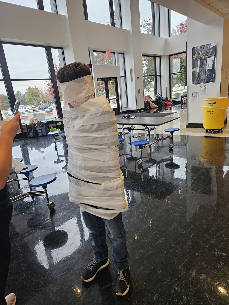 CSSagaClub's tweet image. Halloween fun for our club!! Such a great group of kids.