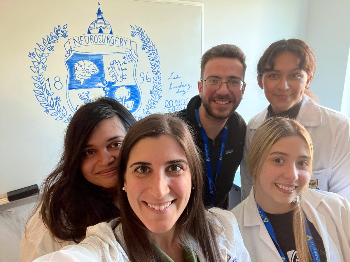 JordinaRT_md's tweet photo. Team work makes the dream work!! Our Team in the Lab planning for tomorrow #FromDripsToDiscoveries @HopkinsNsurg Kudos to #BettyTyler & @SanikaSuvarnap1 and the @udes_oficial Visiting
Students #MarianneLopez & #NatalyPolaina for their work and organization! https://t.co/xR1JUFF2p0