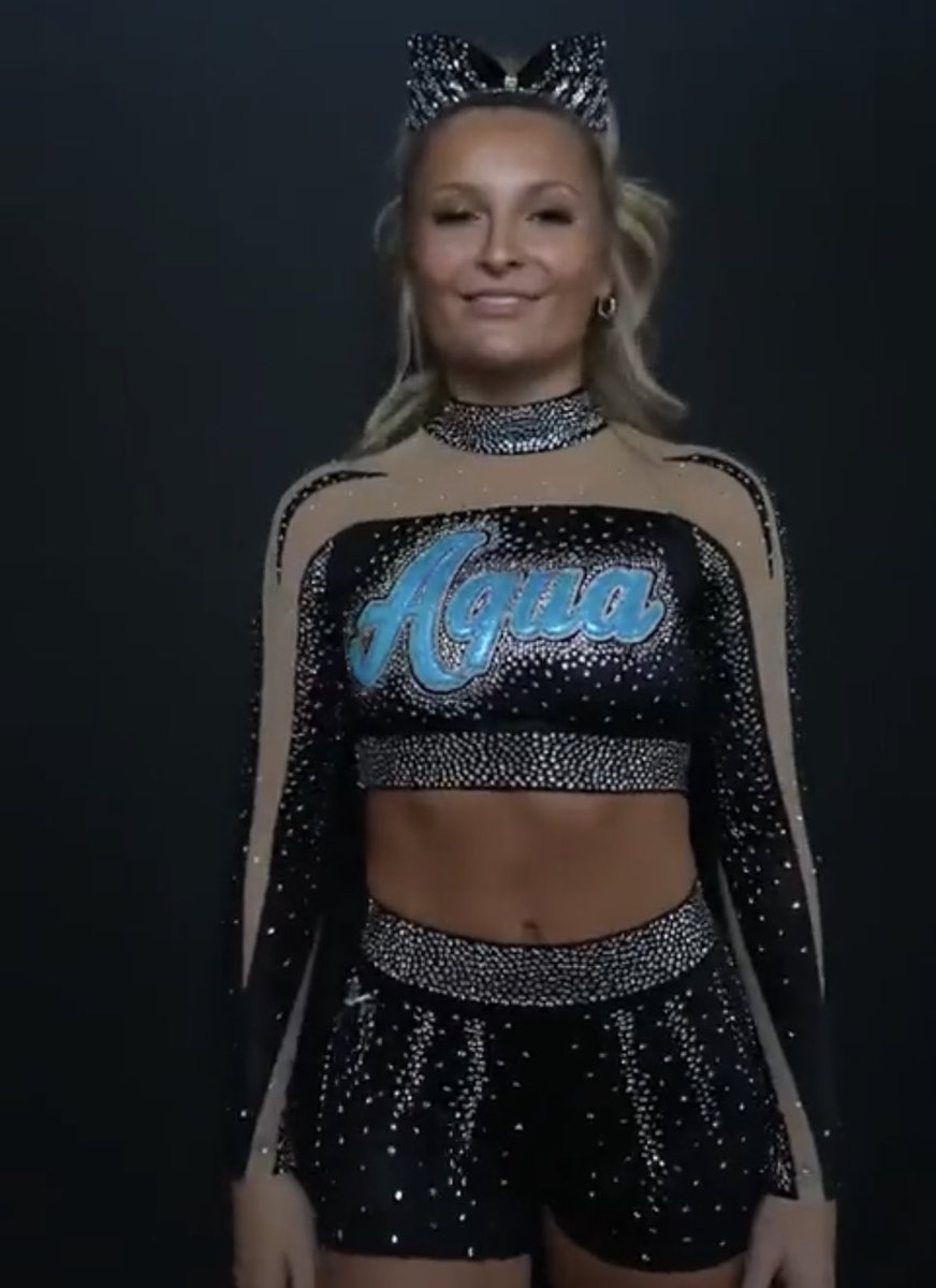 it’s giving showtime