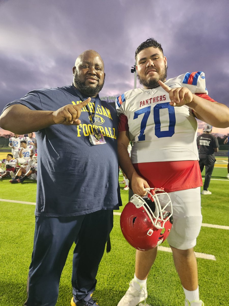 CoachNapier63's tweet photo. Shoutout to my boys, my former Byrd OLinemen @Aidenw5214 @BigDallas84 and @Xae_LilWigg56 representing them D1Ville Panthers on their District Championship to capping off an undefeated season. Big ups to @Kd_frmtx @JoeMckinney4_ @Chr15Jackson and the rest of 2027! Congratulations! https://t.co/joF9d2iceZ
