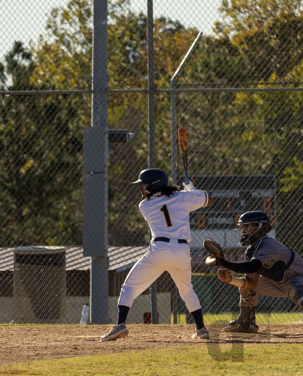 jujuu__04's tweet photo. End of Fall Hitting Stats 
18-41 
.440
6 doubles 
12 singles 
4 BB
1 HBP 

@griffin_smith01 @EcclesiaBsb https://t.co/Vqrtlb2YzW