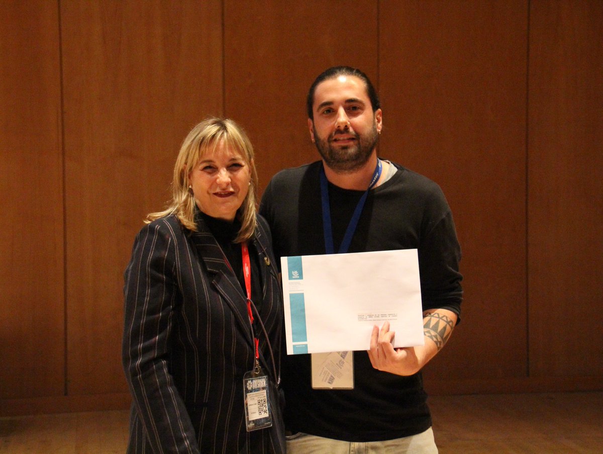 BECA JANDRY LORENZO 2023 DE INVESTIGACIÓN EN  #ENFERMERÍANEFROLÓGICA |

"Fragilidad e idoneidad de las personas candidatas a donantes de riñón: estudio analítico de cohorte retrospectivo"

Recoge el premio en representación de su grupo <a href="/Guillemochilo/">Guille Pedreira Robles</a> del 🏥<a href="/hospitaldelmar/">Hospital del Mar</a>