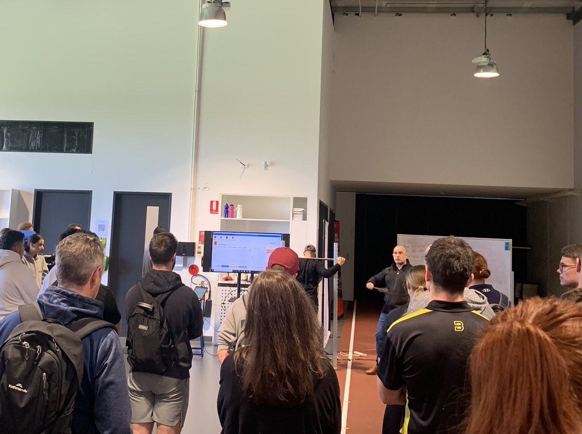 DrTaniaPizzari's tweet photo. Learning from @alex_natera about the execution of run specific isometric assessment and training! Great to see it live! #LTUStrength https://t.co/lEjM9Cykwn
