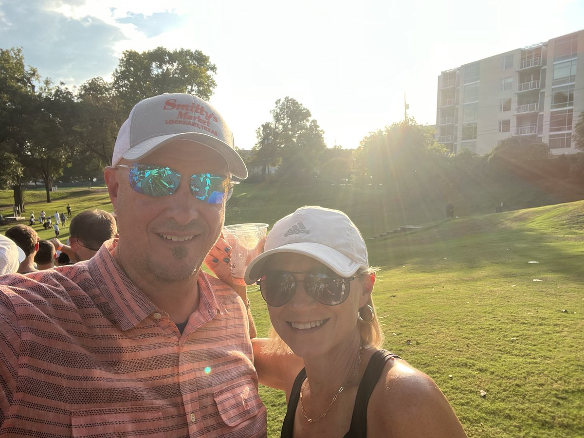 chimoose's tweet photo. This is #WhyAustin: the @TitosVodka Shorties Classic at @butlerpitchand1 featuring @Joel_Dahmen and @harryhiggs1991 is just a little gem of an event, held on hallowed Austin ground. Thanks, Tito’s! https://t.co/vmrPBZ4pEE