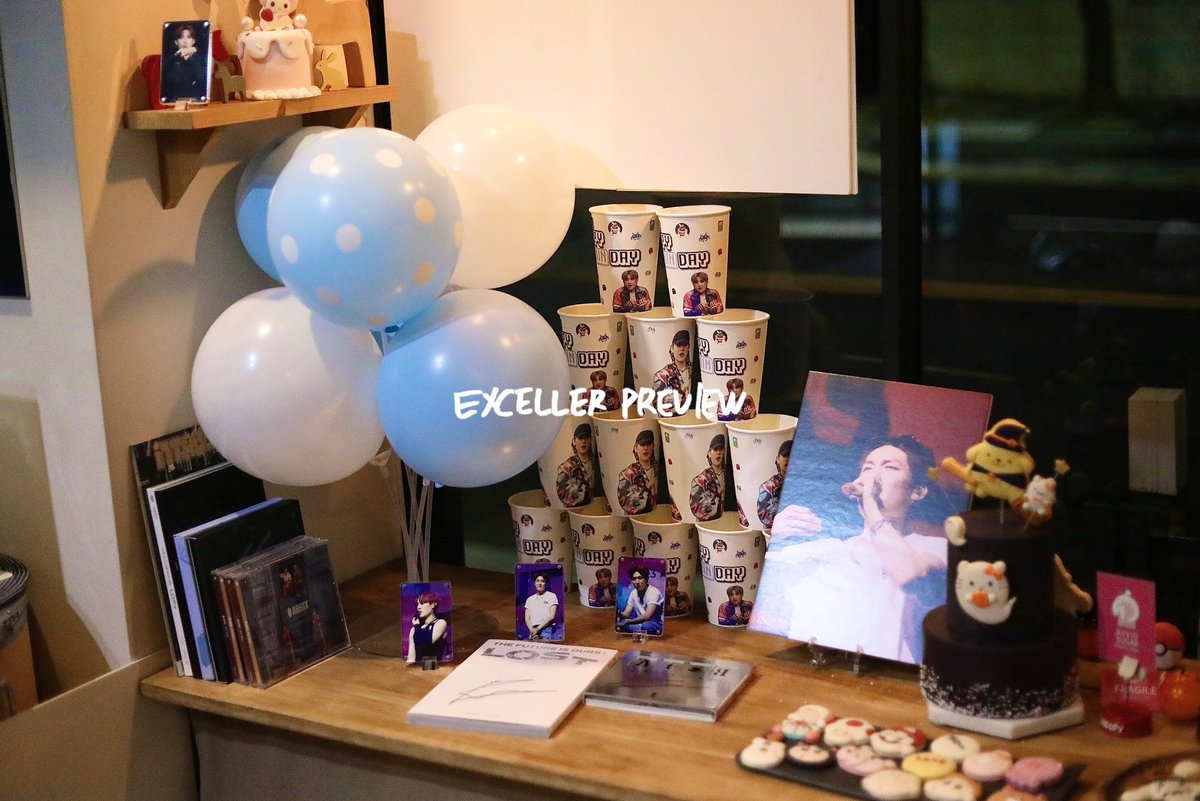 EXCELLER_PWJ's tweet photo. 오늘부터 시작되는 생일카페에 많이 오셔서 우지니 생일를 함께 미리 축하해주세요~~
테이블에 있는 [iTTABOOK]는 카페에서만 봐주시고 후기도 많이많이 써주세요~

📍카페 아비오 / Cafe AVVIO

#내_세상이_열린날
#Theday_woojin_world_opendup
#박우진 #PARKWOOJIN #에이비식스 #AB6IX https://t.co/GyjDVr2pOe