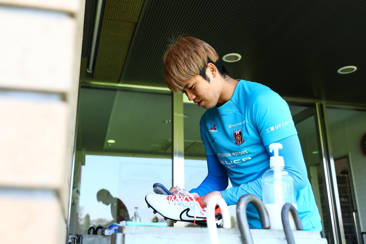 REDSOFFICIAL's tweet photo. 鹿島戦前日。
トレーニング前📷

#荻原拓也 #伊藤敦樹 
#urawareds #浦和レッズ https://t.co/LknLprr5bp