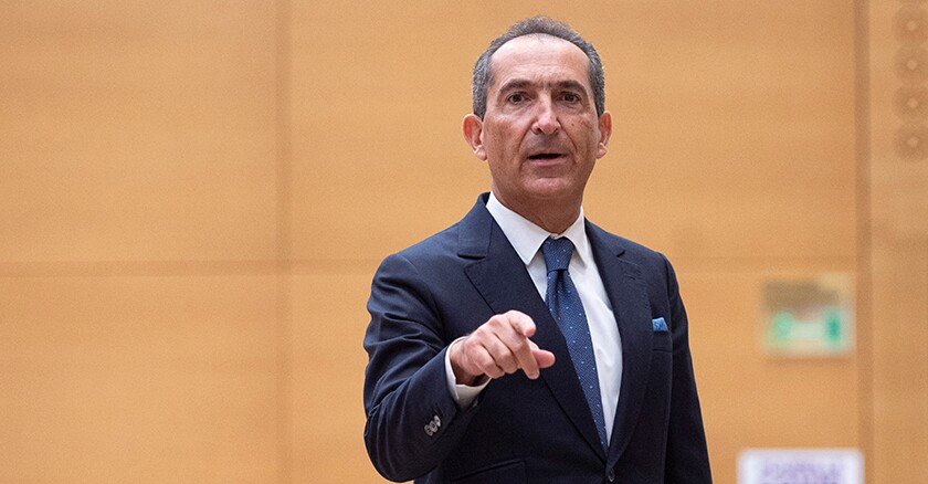 MichelFaucher_'s tweet photo. @MichelJeanDomi1 Les oligarques Bernard Arnault ( Le Parisien, Les Échos et Radio Classique) Vincent Bolloré (Canal+, CNews, Europe 1), Xavier Niel ( Le Monde, Obs, Télérama, Free), Patrick Drahi ( BFMTV, RMC, i24News, SFR, Libération, l'Express)
&amp; #RudyKissMyAss https://t.co/tWvHoNB6MK