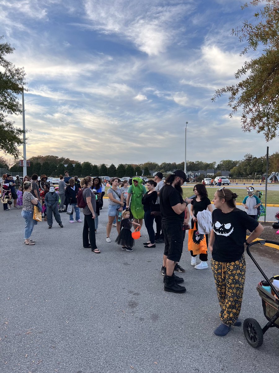 Trunk or Treat and Family Engagement Night was so much fun! #GrowingGreatGators #SPSCreatesAchievers
