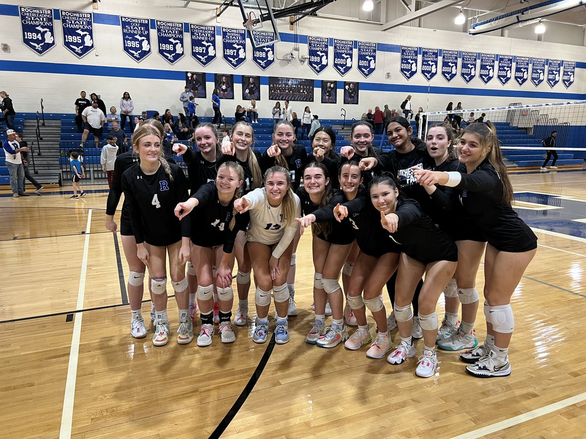 ROCvballProgram's tweet photo. Thank you to all that donated food tonight at our City cup! Over 100 pounds of food will be donated to Lighthouse food bank! https://t.co/4YvJmbgN9b