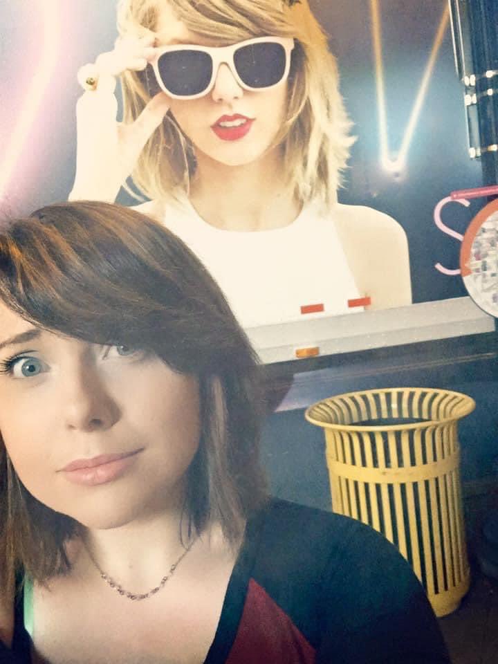 MermaidGirlKay's tweet photo. @taylornation13 Two photos from the 1989 tour and two photos from the Eras tour 🥹💖 #1989TaylorsVersion https://t.co/ZdKNLlDkTV